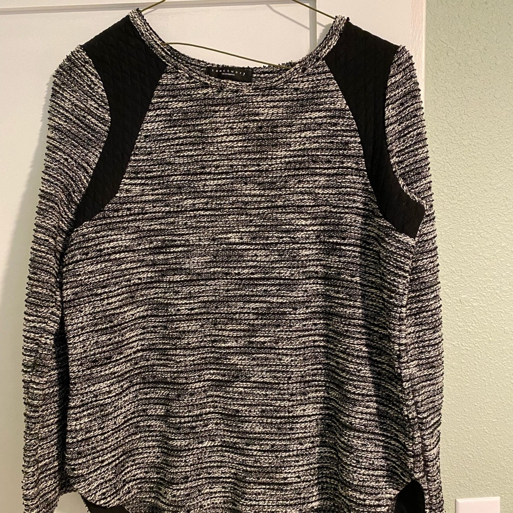 Sanctuary Clothing tweed blouse with quilted shoulders. Size M.